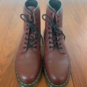 Dr. Marten -smooth leather-burgundy Style 1460.